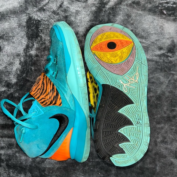 Nike Kids Turquoise, Yellow & Orange Animal-Print Sneakers - Picture 5 of 6